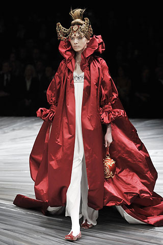 alexander-mcqueen-fall-winter-2008-2009-dress